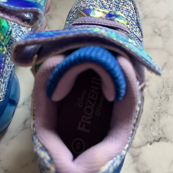Disney baby (frozen) - light up - brand new baby girl shoes - size 5C - Picture 4 of 4